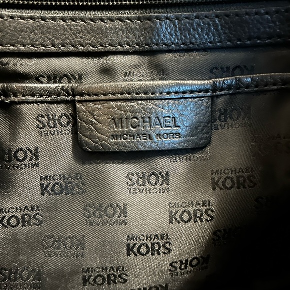 Michael Kors Austin Hobo black leather bag - Picture 6 of 8